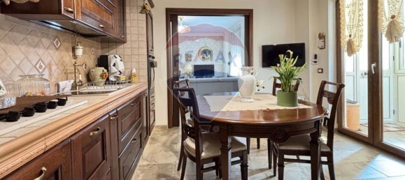 2 Schlafzimmer Wohnung in Palermo, Italy, Nr. 65598 4