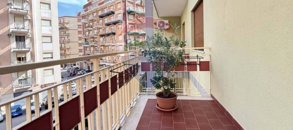 2 Schlafzimmer Wohnung in Palermo, Italy, Nr. 65598 7