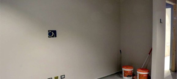 3 rooms Apartment in Seregno, Italy No. 47060 6