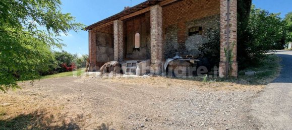 3 bedrooms House in Agazzano, Italy No. 147174 5