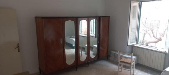4 rooms Apartment in Teramo, Italy No. 252041 3