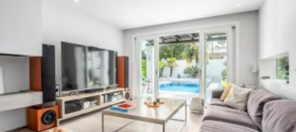 4 bedrooms Villa in Marbella, Spain No. 71321 3