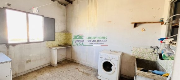 6 bedrooms House in Comiso, Italy No. 358421 21