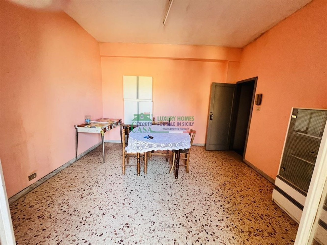 6 bedrooms House in Comiso, Italy No. 358421