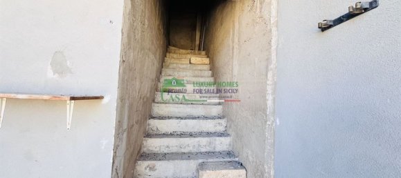 6 bedrooms House in Comiso, Italy No. 358421 20