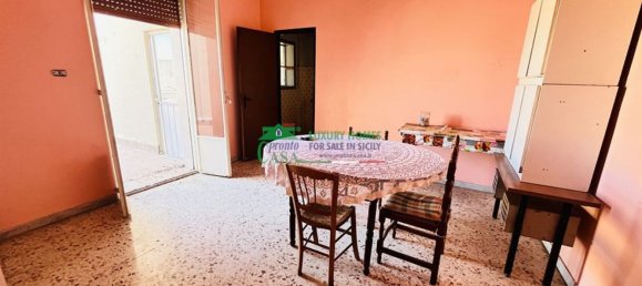 6 bedrooms House in Comiso, Italy No. 358421 4