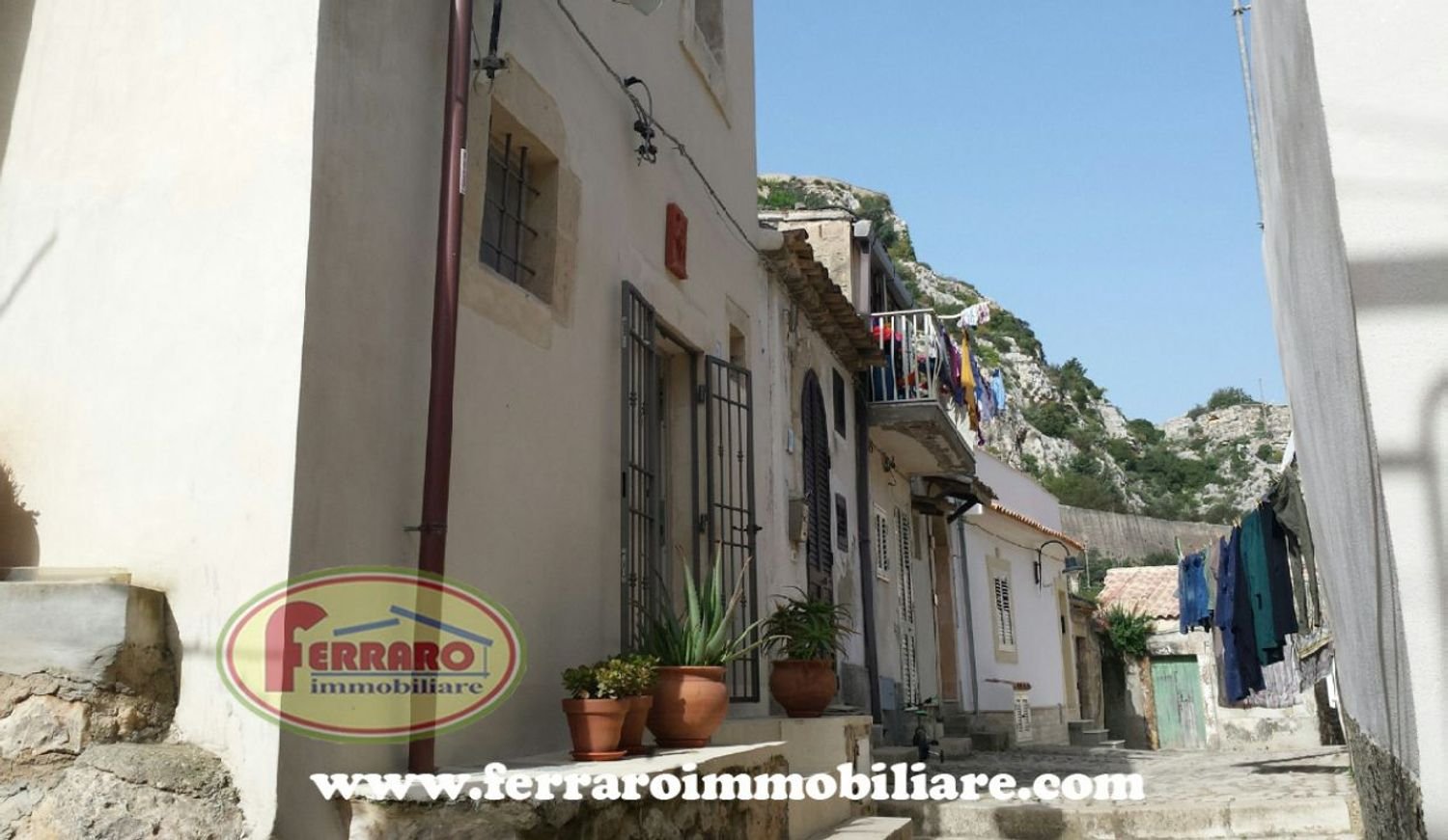 Дом с 4 комнатами в Шикли, Италия № 124577