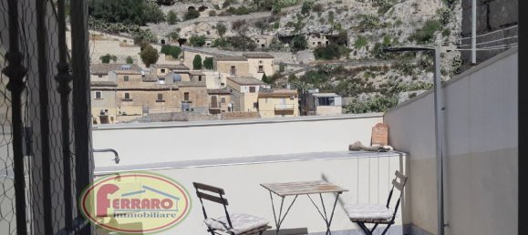 Дом с 4 комнатами в Шикли, Италия № 124577 16