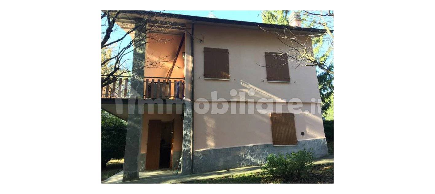 4 bedrooms House in Langhirano, Italy No. 293620