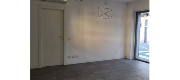 2 rooms Office in Casnate con Bernate, Italy No. 279223 2