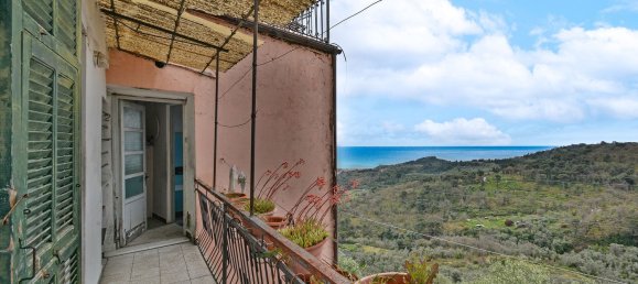 Casa de 5 habitaciónes en Cipressa, Italy No. 90064 2