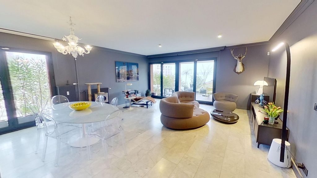 3 bedrooms Apartment in Bagnolet, France No. 114955