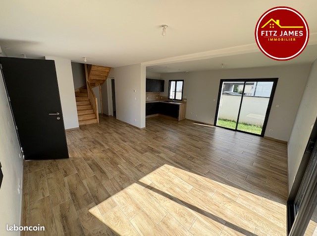 3 bedrooms House in Fitz-James, France No. 363603