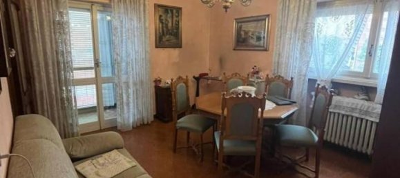 4 rooms Apartment in Turin, Italy No. 19270 2