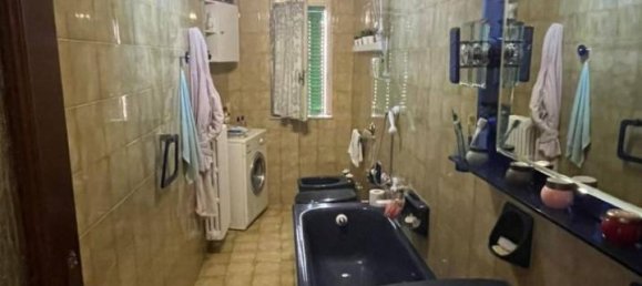 4 rooms Apartment in Turin, Italy No. 19270 14