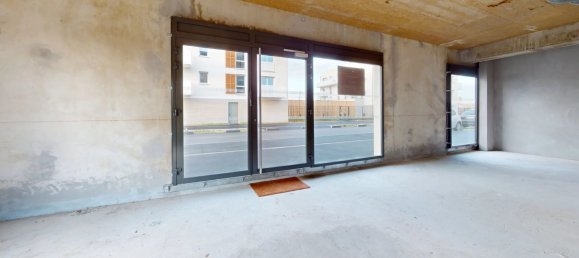 Коммерческая недвижимость 78м² в Компьень, Франция № 94593 2