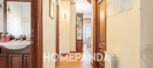 5 rooms Apartment in Motta Sant'Anastasia, Italy No. 48536 4