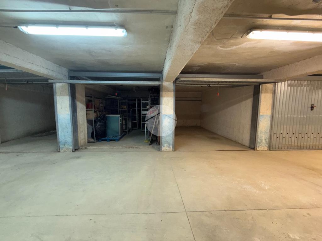 Garaje en Rocca di Mezzo, Italy 20 m² No. 283713