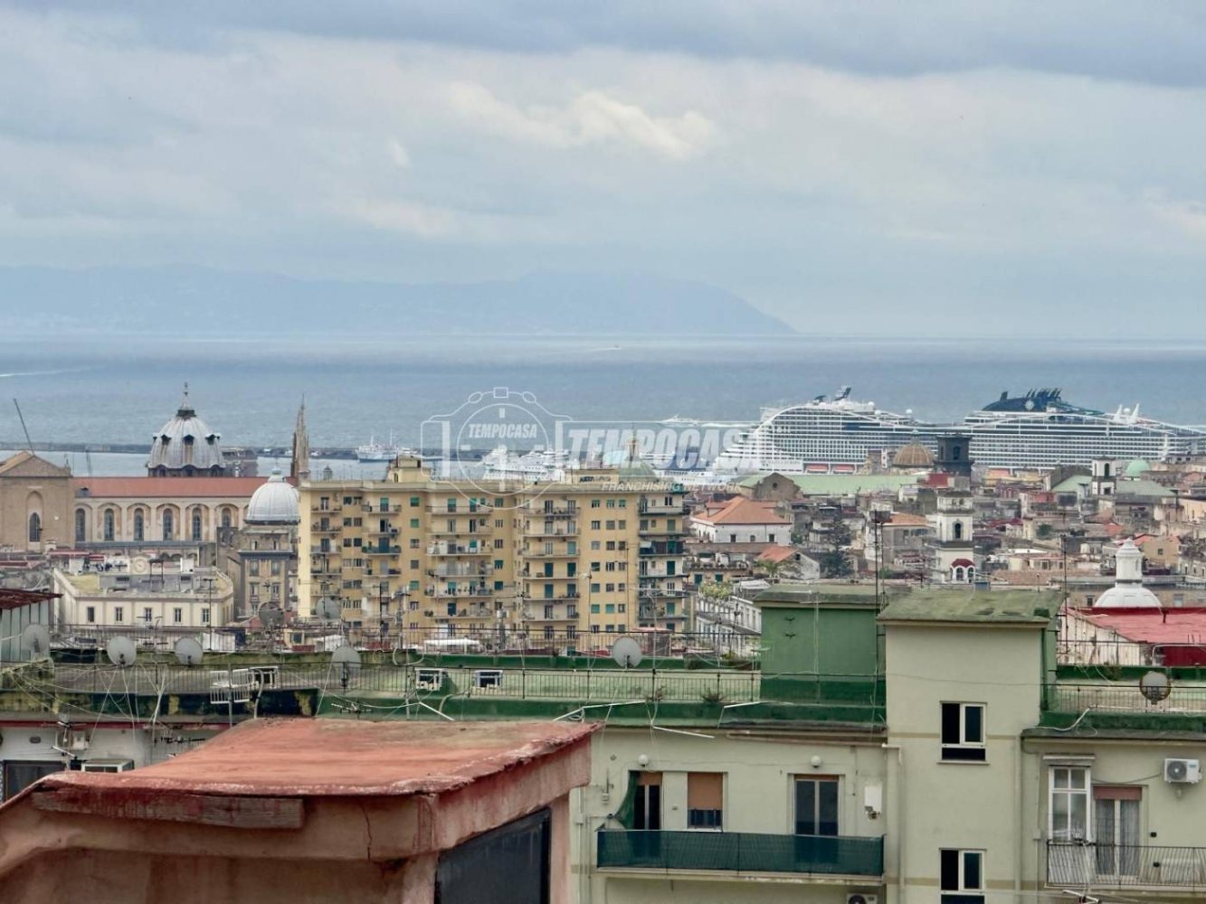 2 bedrooms Apartment in Naples, Italy No. 273892
