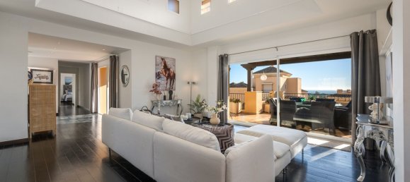 4 bedrooms Penthouse in Marbella, Spain No. 137973 10