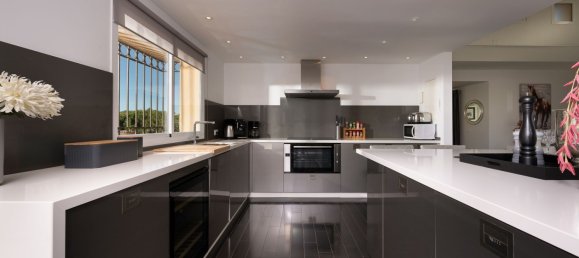 4 bedrooms Penthouse in Marbella, Spain No. 137973 12