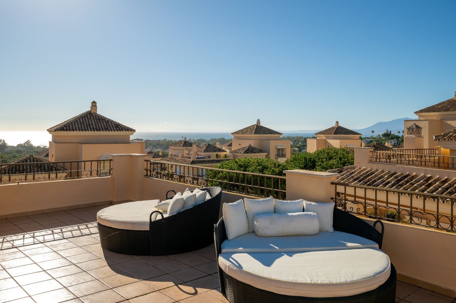 4 bedrooms Penthouse in Marbella, Spain No. 137973