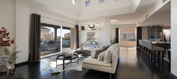 4 bedrooms Penthouse in Marbella, Spain No. 137973 8