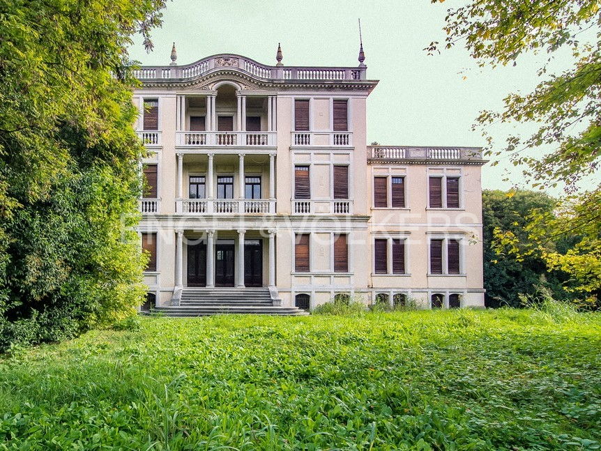 20 rooms Villa in Noventa di Piave, Italy No. 113588