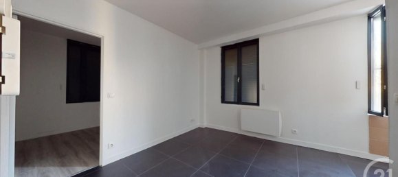 1 bedroom Apartment in Aubervilliers, France No. 299638 4