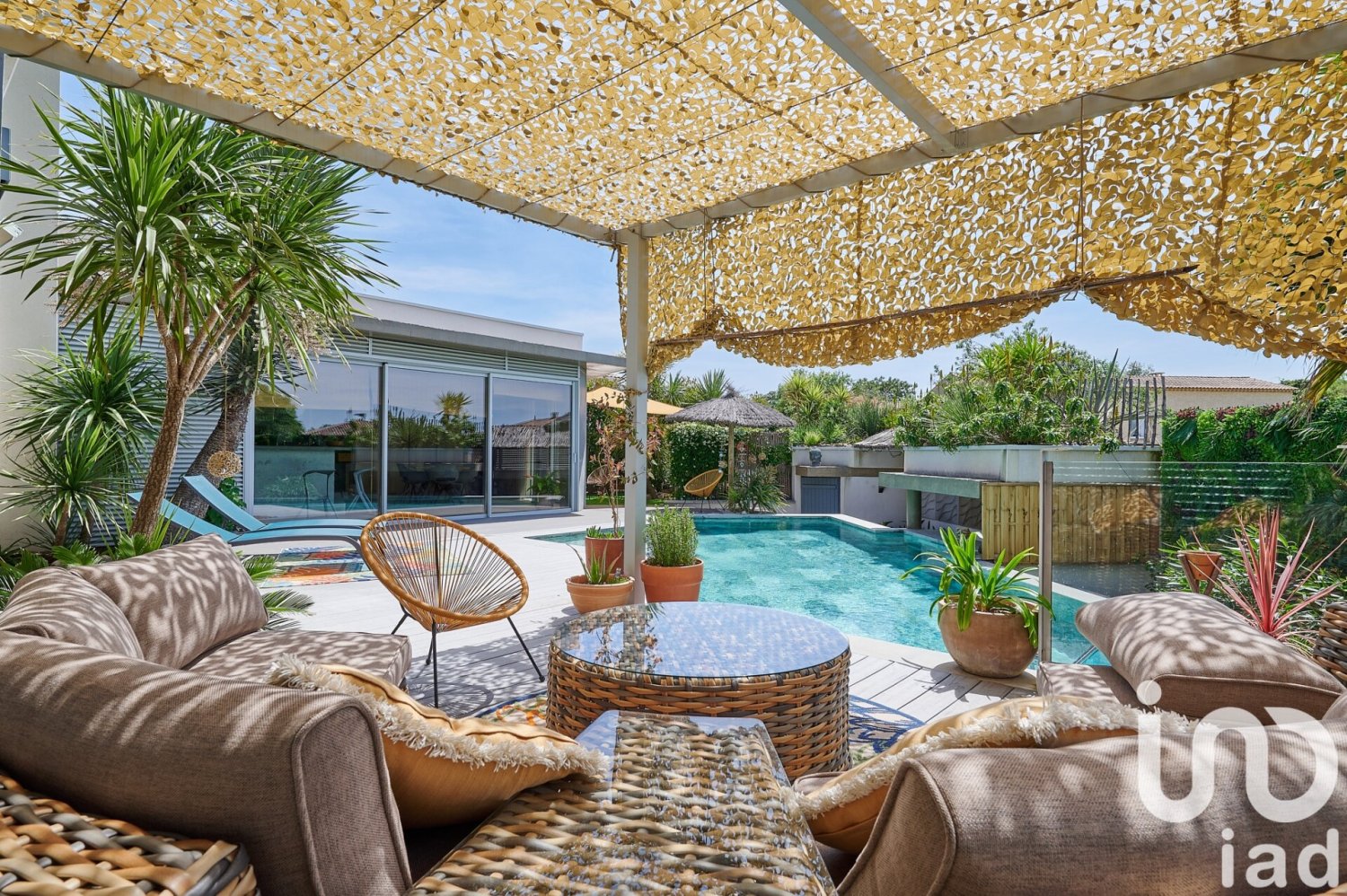 4 bedrooms House in Montblanc, France No. 361273