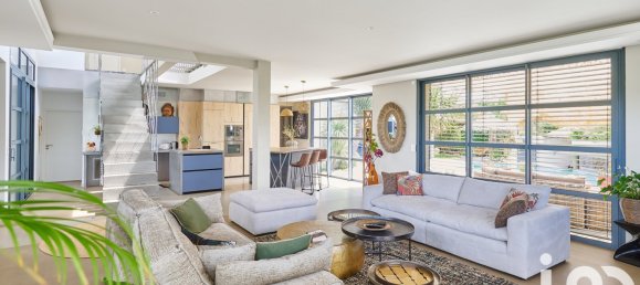 4 bedrooms House in Montblanc, France No. 361273 10