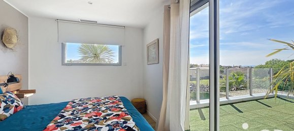 4 bedrooms House in Montblanc, France No. 361273 17