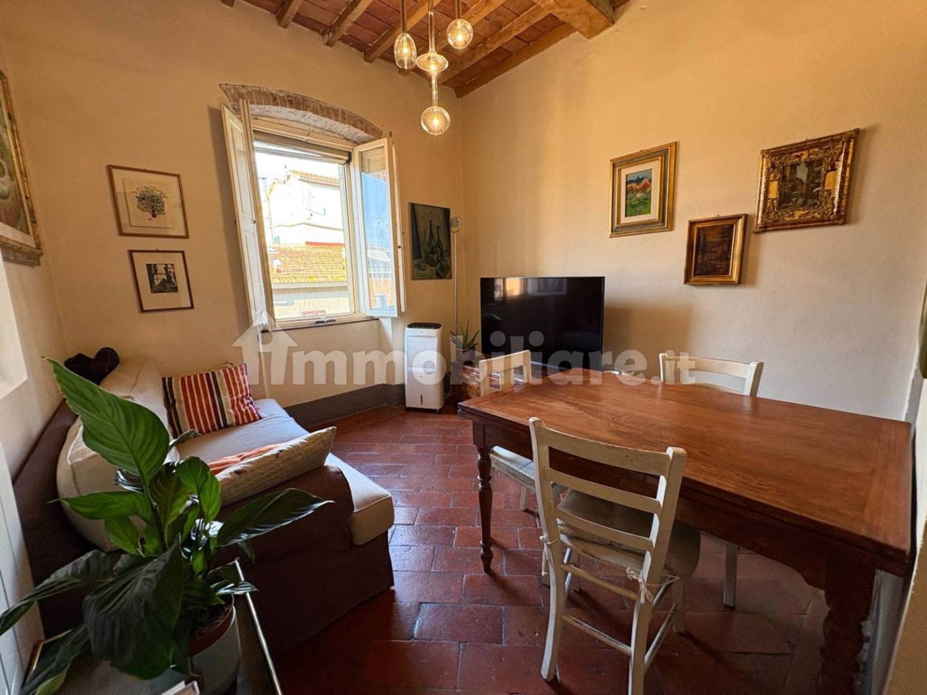 Apartamento de 3 dormitorios en Arezzo, Italy No. 287335