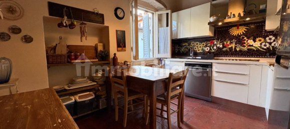 Apartamento de 3 dormitorios en Arezzo, Italy No. 287335 8