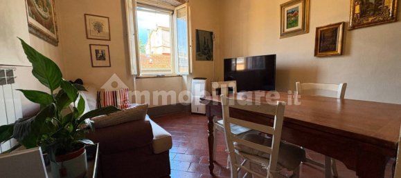 Apartamento de 3 dormitorios en Arezzo, Italy No. 287335 2