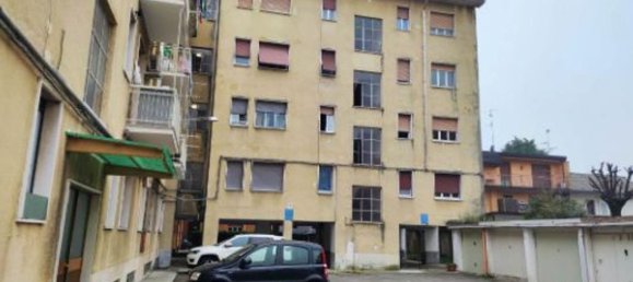 Apartamento de 2 habitaciónes en Limbiate, Italy No. 7666 6