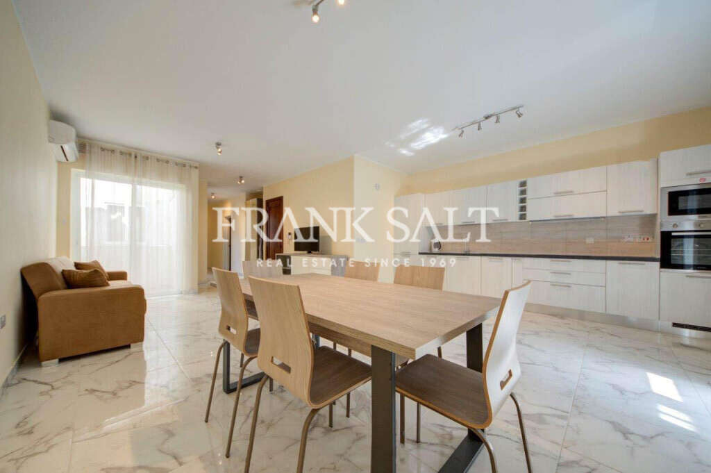 3 bedrooms Apartment in Gzira, Malta No. 7674