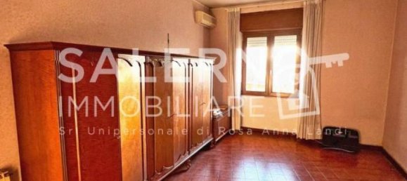 4 rooms Apartment in Salerno, Italy No. 37562 10
