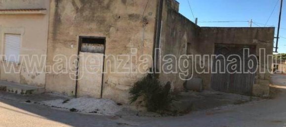 3 bedrooms House in Marsala, Italy No. 64495 3