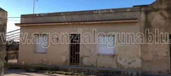 3 bedrooms House in Marsala, Italy No. 64495 2