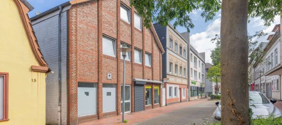 170m² Building in Pinneberg, Germany No. 315947 3
