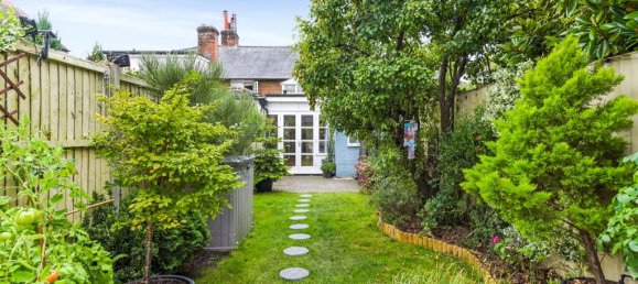 2 Schlafzimmer Haus in Epsom, United Kingdom, Nr. 9674 9