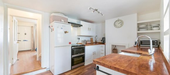 2 Schlafzimmer Haus in Epsom, United Kingdom, Nr. 9674 2