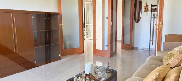 Квартира с 3 спальнями в Бари, Италия № 23694 3