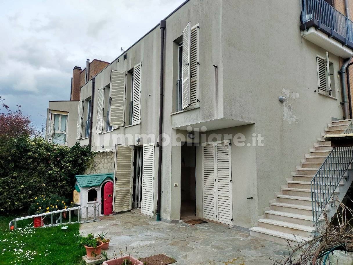 Apartamento de 2 dormitorios en Mombaroccio, Italy No. 121367