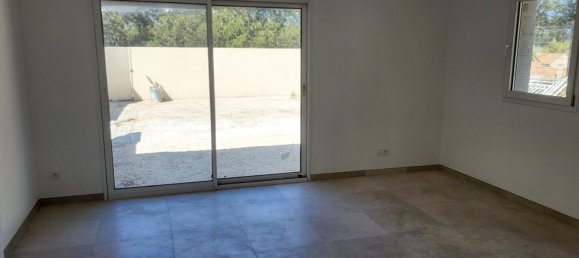 Квартира с 2 спальнями в Роньяк, Франция № 292486 3