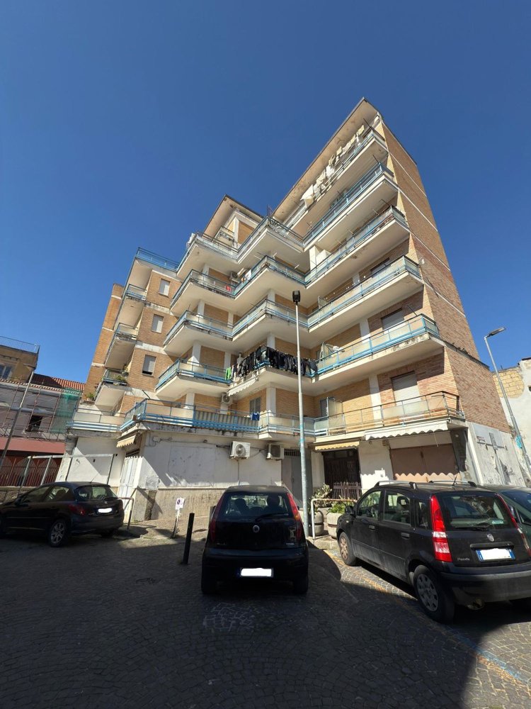 4 rooms Apartment in Giugliano in Campania, Italy No. 156061