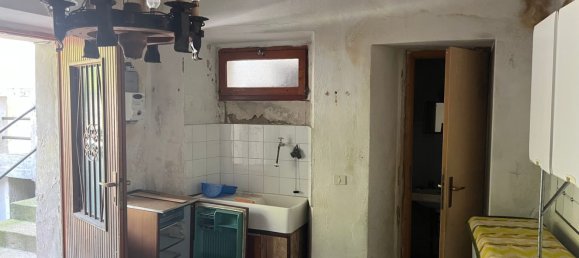 2غرفة منزل في Agra, Italy رقم 283243 3