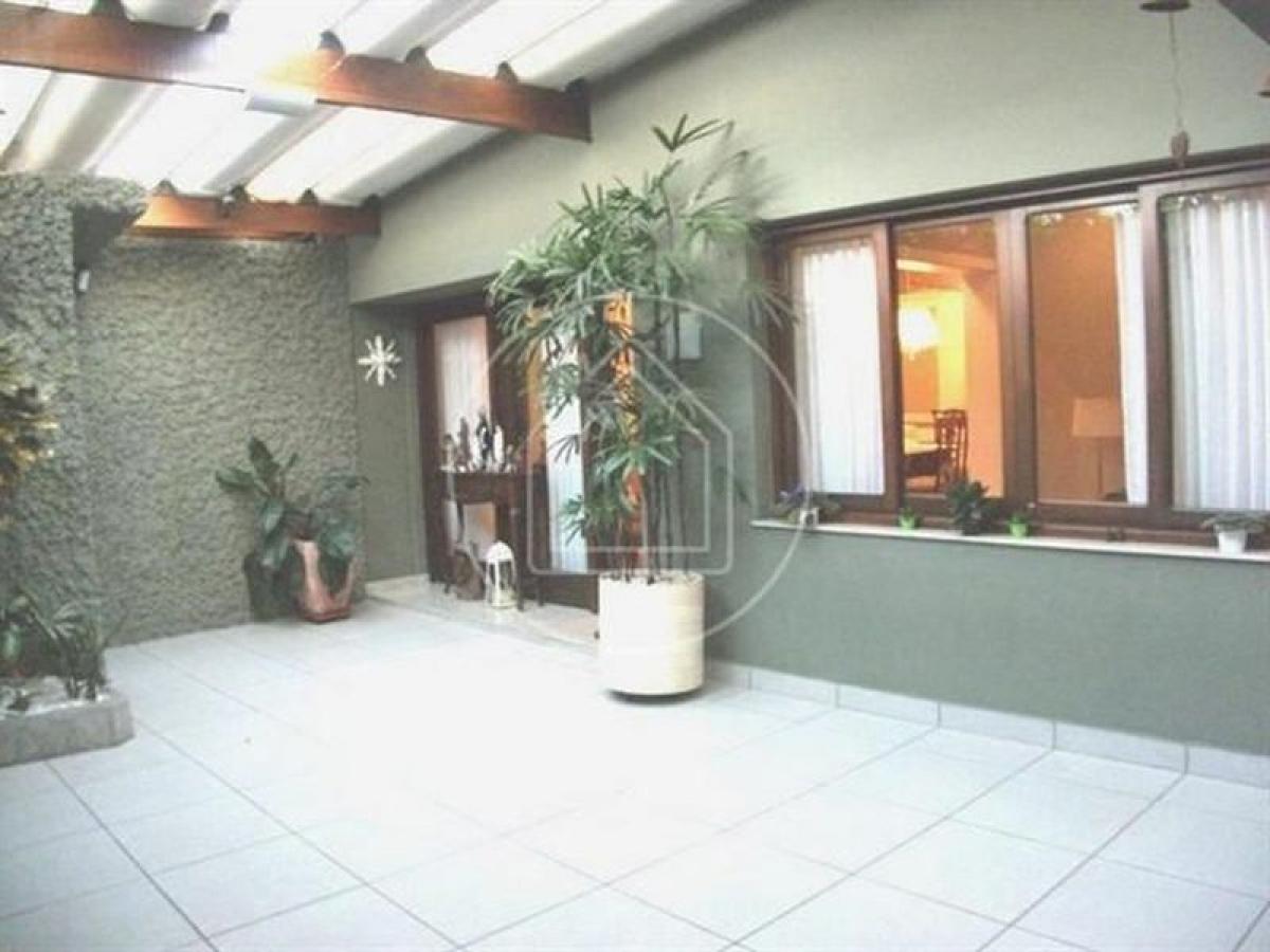 Casa de 3 dormitorios en Sao Paulo, Brazil No. 537088