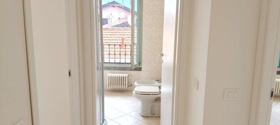 Квартира с 3 комнатами в Фенегро, Италия № 290367 8